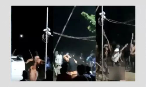 अफ़वाहों के चलते पालघर में भीड़ ने की तीन लोगों की हत्या