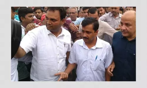 दिल्ली पुलिस ने किया अरविन्द केजरीवाल को नज़रबंद: आम आदमी पार्टी