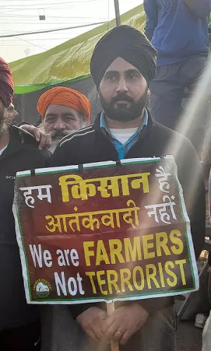 सिंघु बॉर्डर पर किसानों के साथ गुज़ारा गया एक दिन