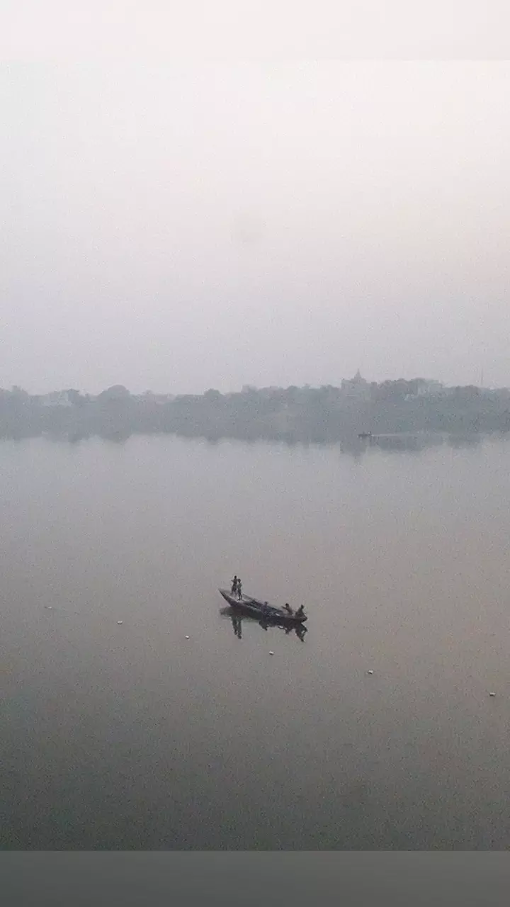 वेब सीरीज से इतर कैसा है मिर्ज़ापुर?