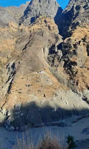 उत्तराखंड के चमोली में फटा ग्लेशियर: हादसे का तीसरा दिन