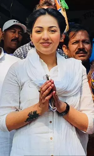 भारतीय जनता युवा मोर्चा की नेत्री पामेला गोस्वामी को कोलकाता पुलिस ने क्यों किया गिरफ़्तार?