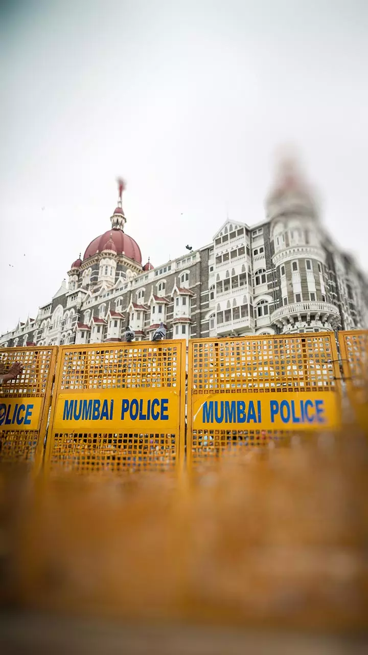 26/11: जब होटल ताज के बाहर 3 दिन तक खड़े रहे रतन टाटा